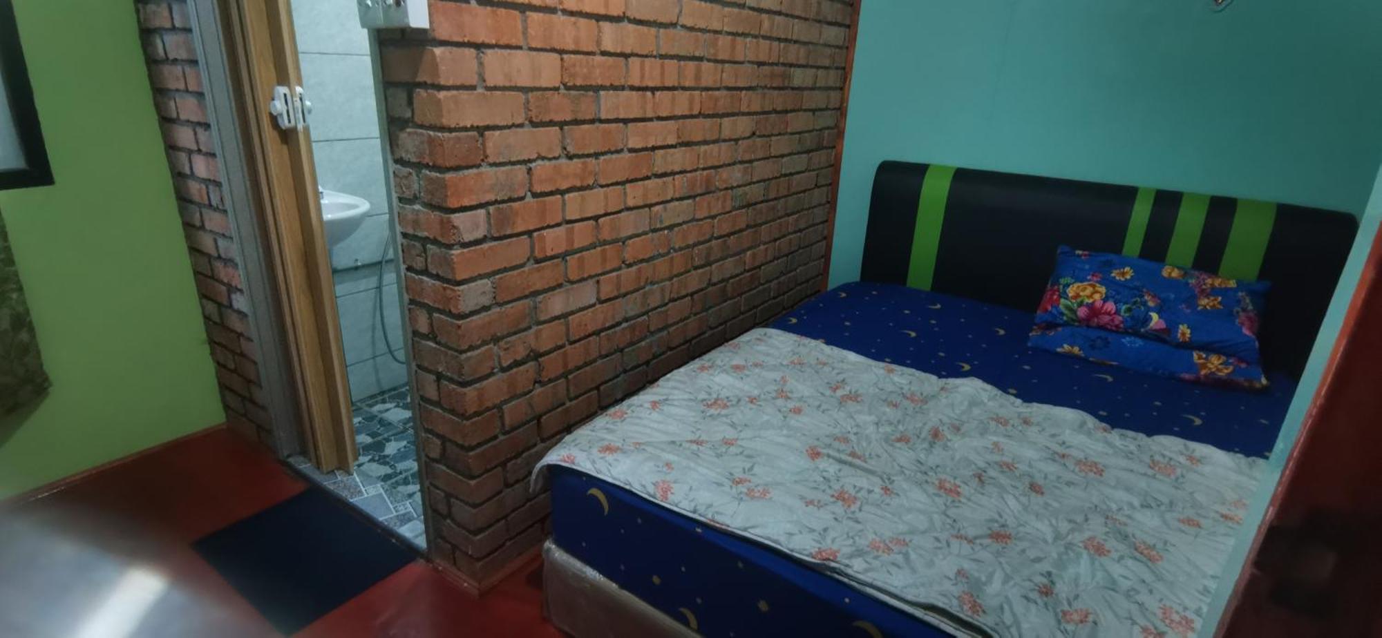 Strawberry Rest House Mesilou Kampong Kundassan Habitación foto